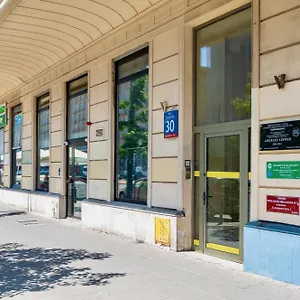 Jess Rondo Charles De Gaulle Hostel Warszawa